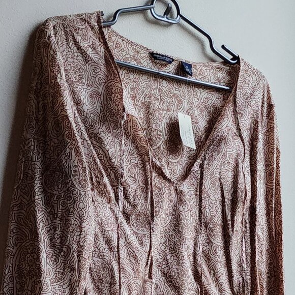 NWT American Eagle Outfitters Brown/Cream Henna Pattern Blouse Size Medium - Picture 2 of 16